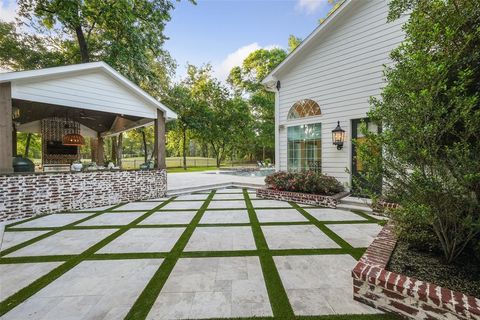 2207 Longmire Road Conroe TX 77304