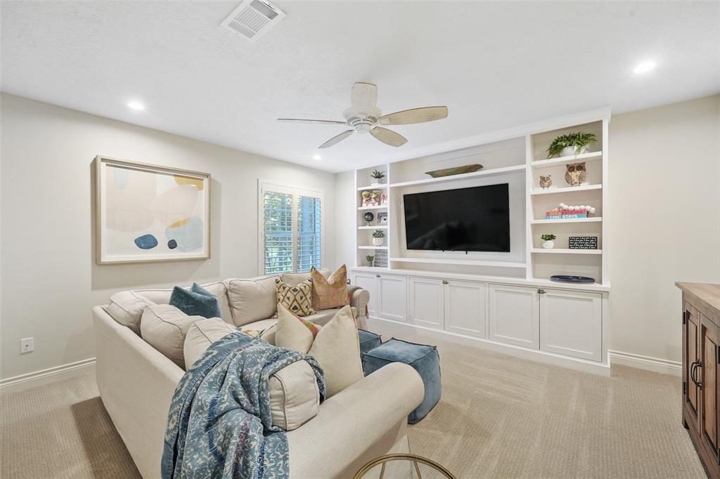 2207 Longmire Road, Conroe, Texas image 32