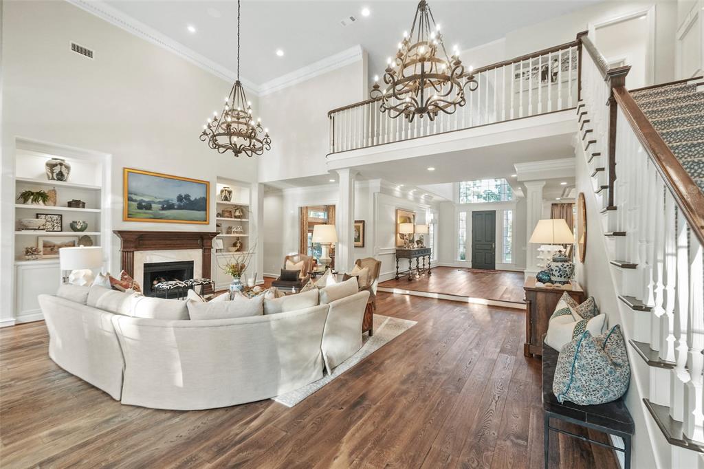 2207 Longmire Road, Conroe, Texas image 2