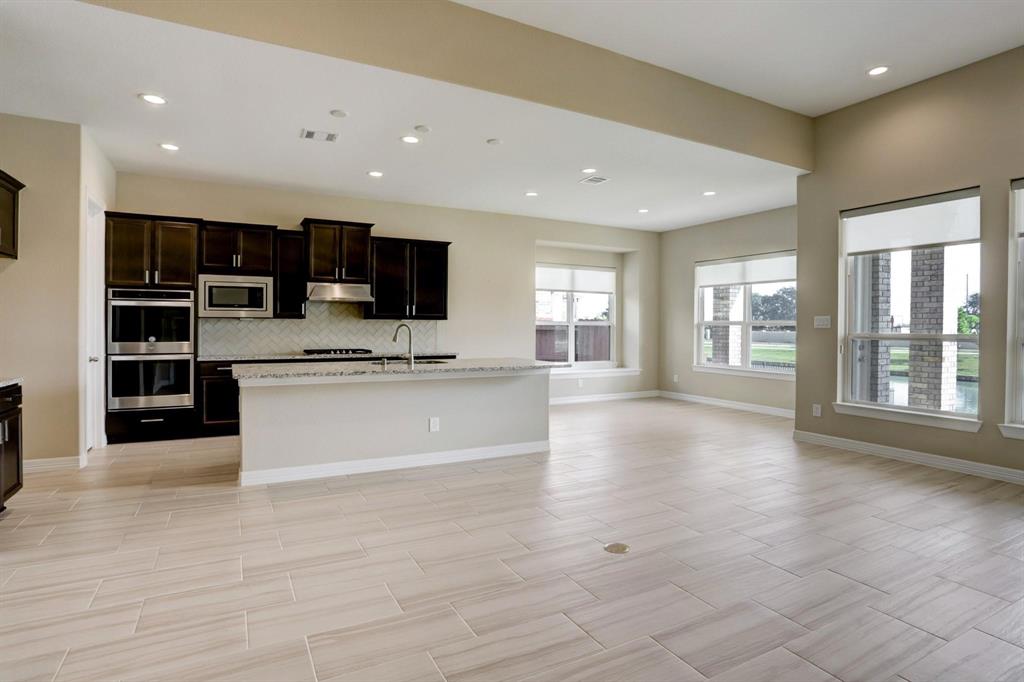 3514 Lake Lugano Circle, Katy, Texas image 5
