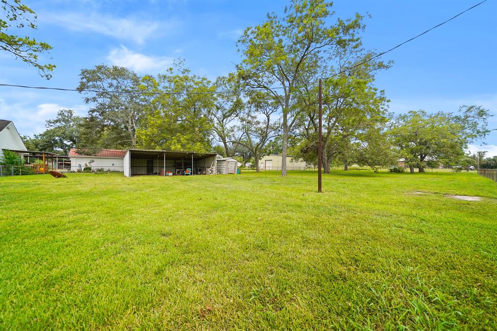 6702 Guyler Street, Wallis, Texas image 40