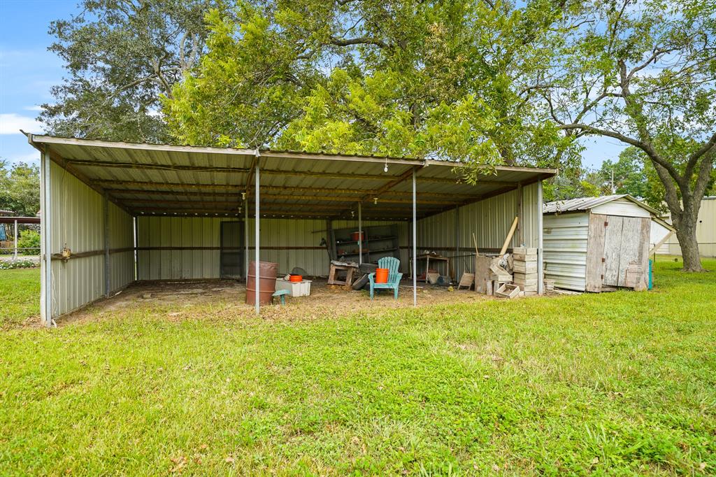 6702 Guyler Street, Wallis, Texas image 38