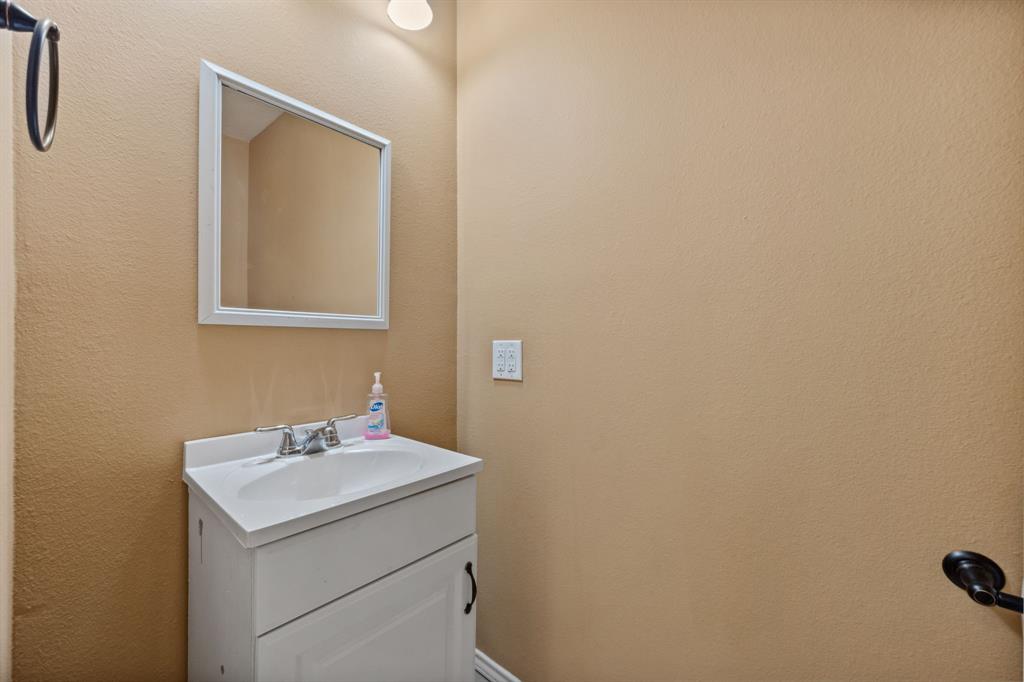 208 County Road 2235, Cleveland, Texas image 22
