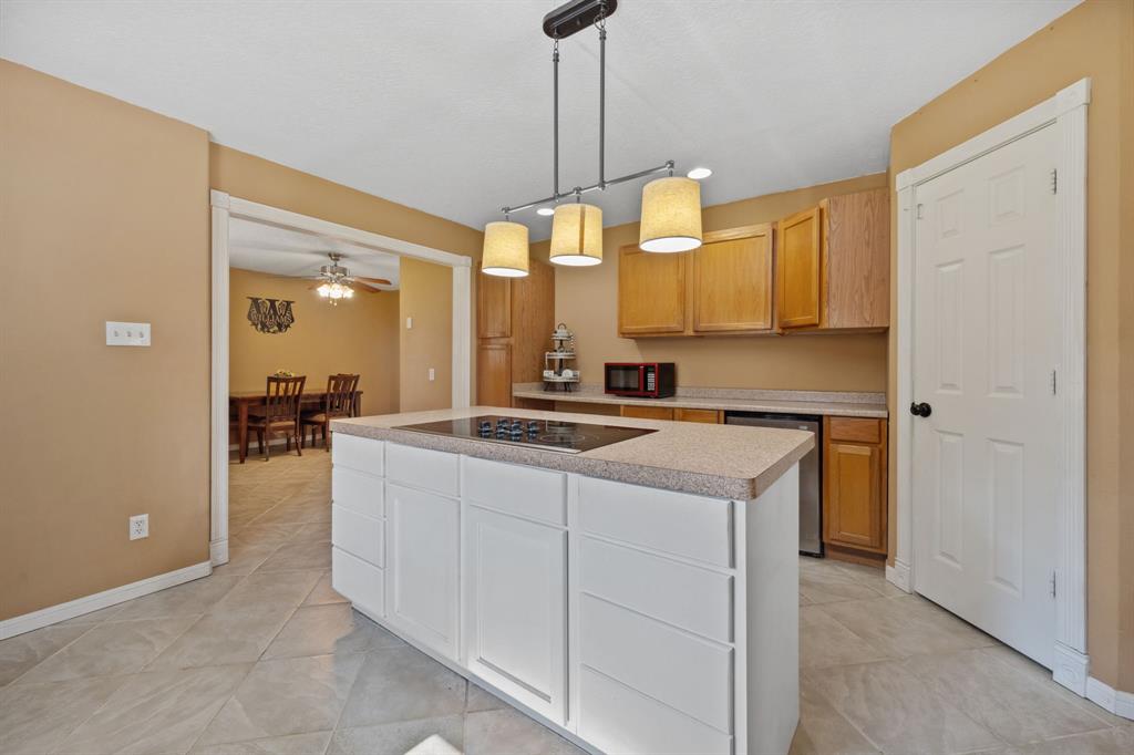 208 County Road 2235, Cleveland, Texas image 13