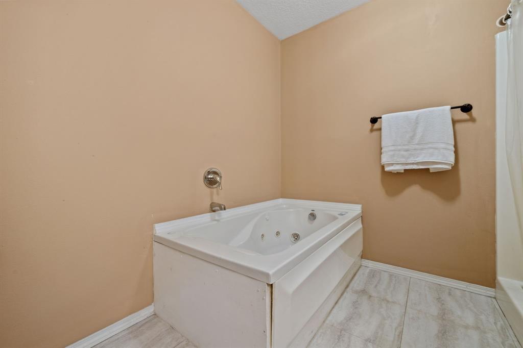 208 County Road 2235, Cleveland, Texas image 18