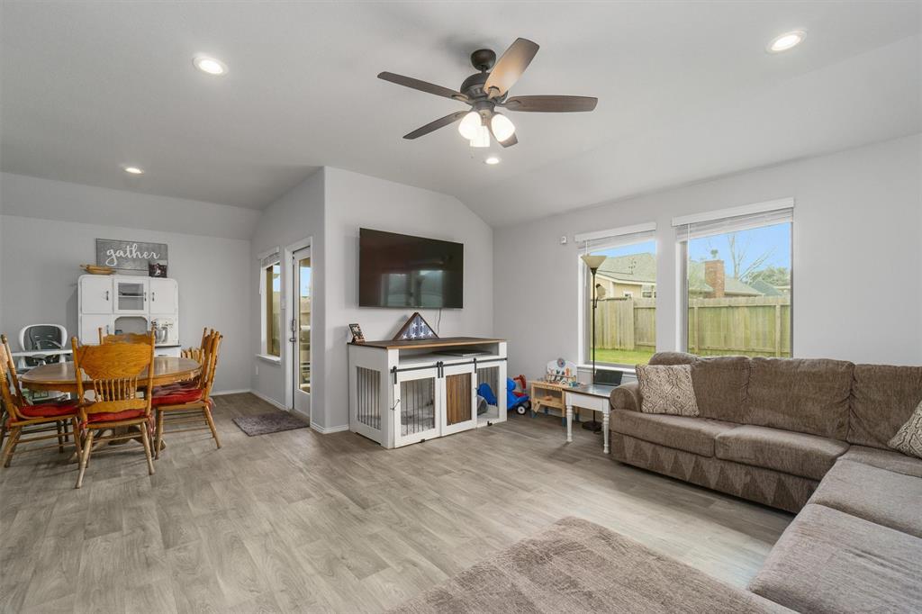 10909 33rd Avenue North, Texas City, Texas image 7