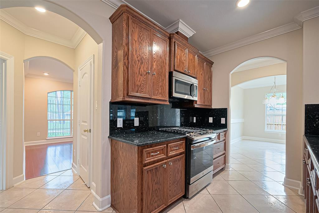 2409 Spears Drive, Humble, Texas image 13