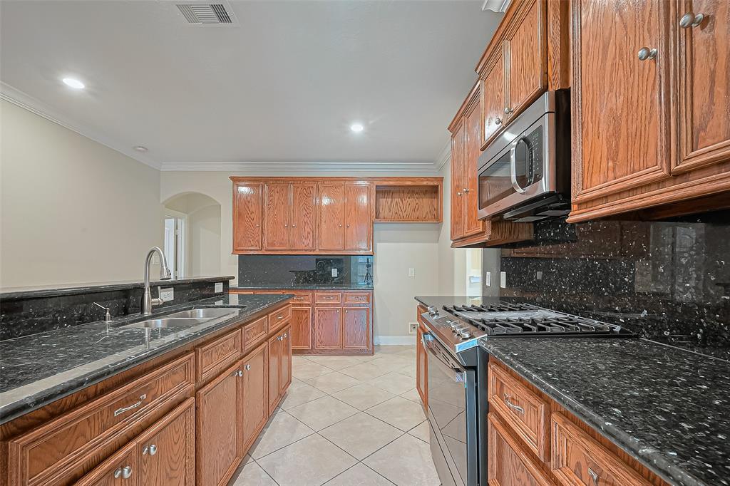 2409 Spears Drive, Humble, Texas image 14