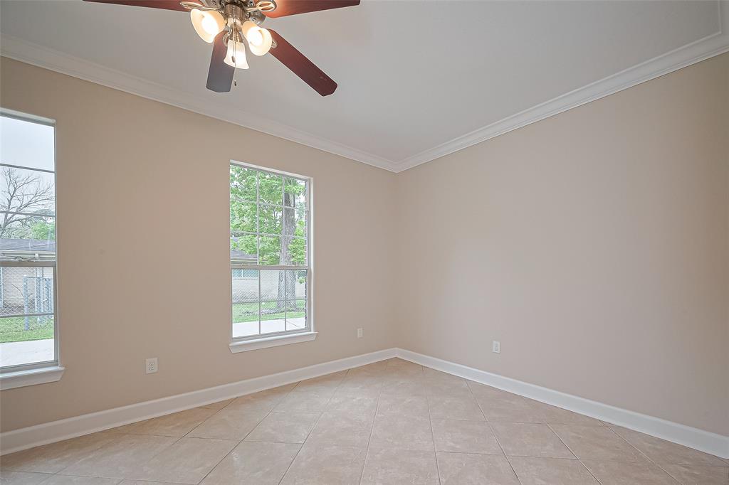 2409 Spears Drive, Humble, Texas image 24