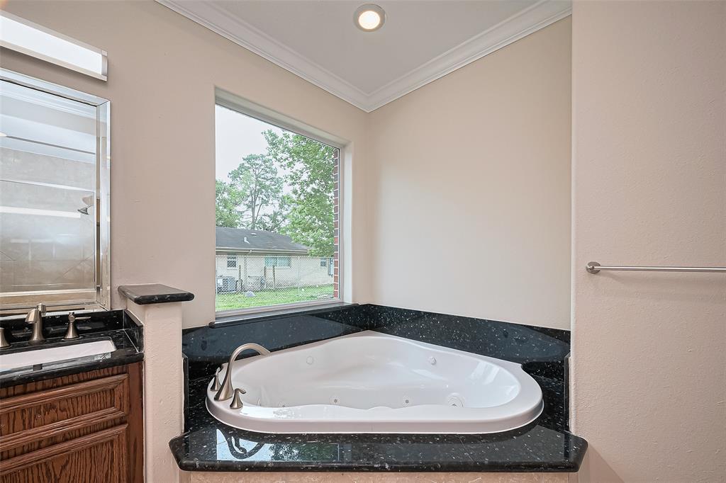2409 Spears Drive, Humble, Texas image 44