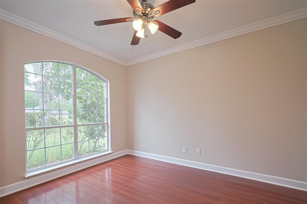 2409 Spears Drive, Humble, Texas image 9