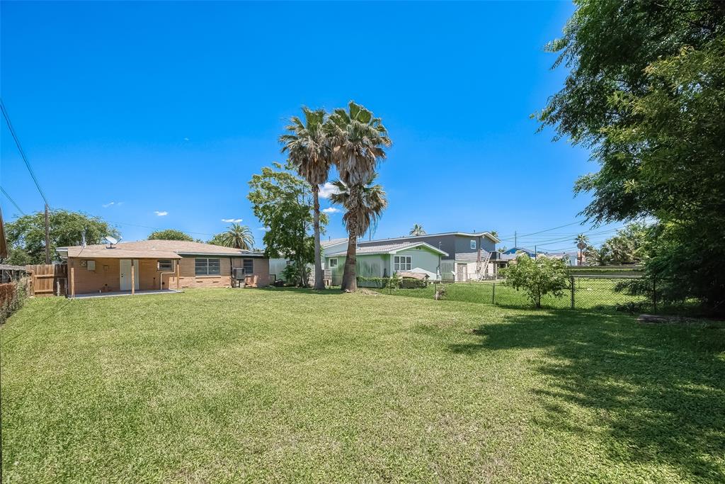 1803 Bayou Homes Drive, Galveston, Texas image 34