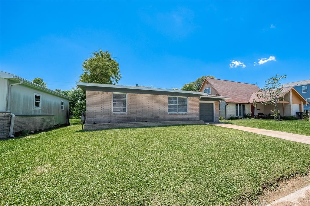 1803 Bayou Homes Drive, Galveston, Texas image 2