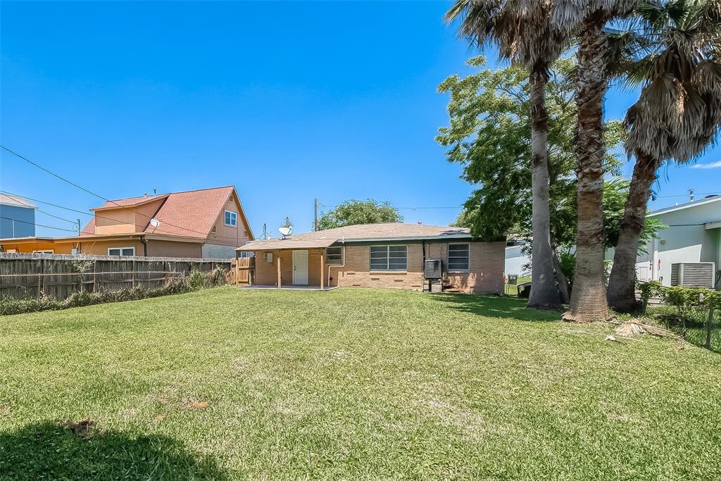 1803 Bayou Homes Drive, Galveston, Texas image 35