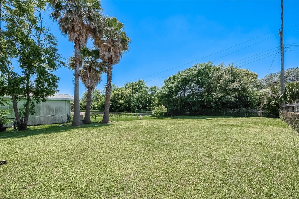 1803 Bayou Homes Drive, Galveston, Texas image 33