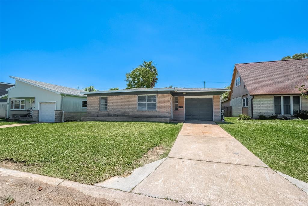 1803 Bayou Homes Drive, Galveston, Texas image 5