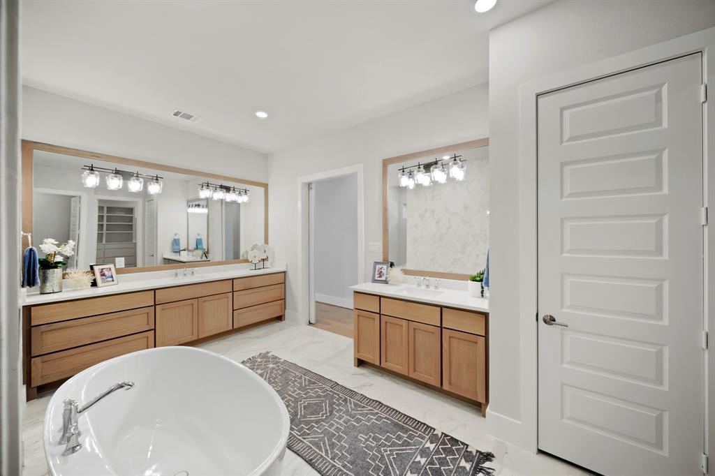 1742 De Milo Drive, Houston, Texas image 4