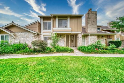 Photo of 11650 Village Place Drive #302, Houston, TX 77077 (MLS # 17498098) Photo of 11650 Village Place Drive #302, Houston, TX 77077 (MLS # 17498098)