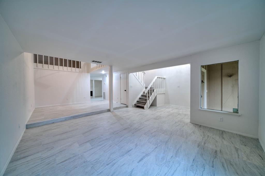 11650 Village Place Drive #302, Houston, Texas image 4