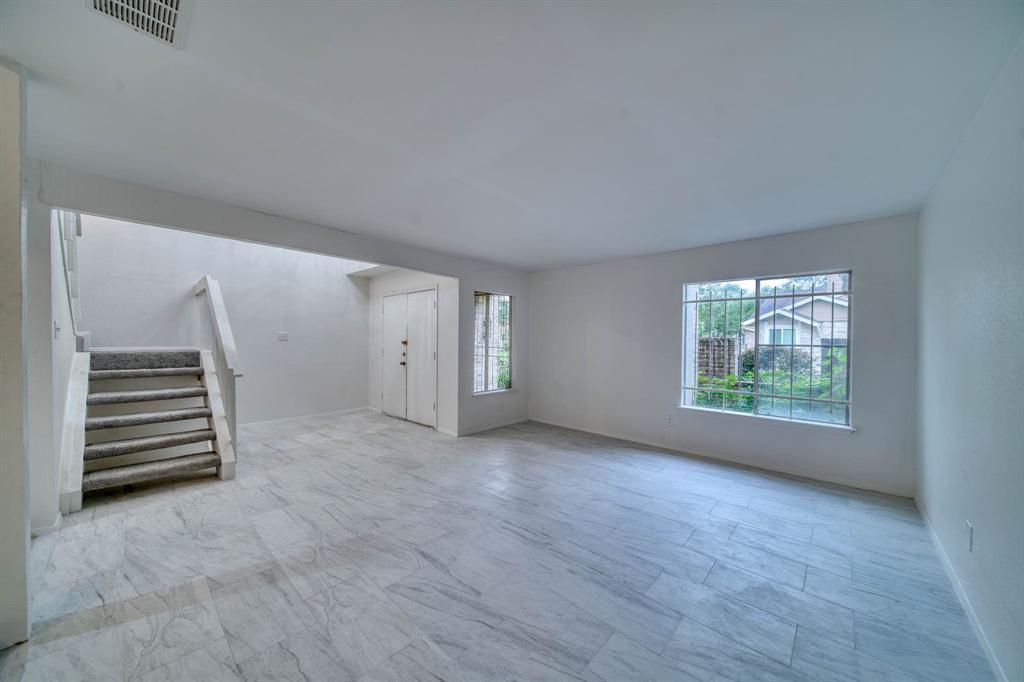 11650 Village Place Drive #302, Houston, Texas image 3