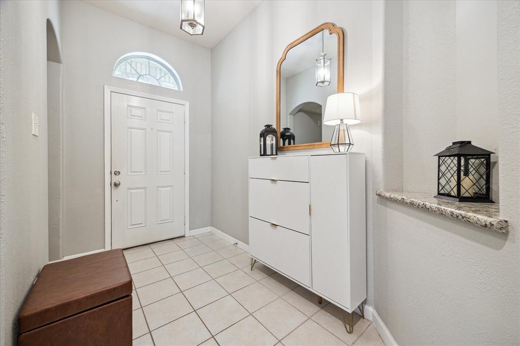 property-search 3 227 Seascape Lane