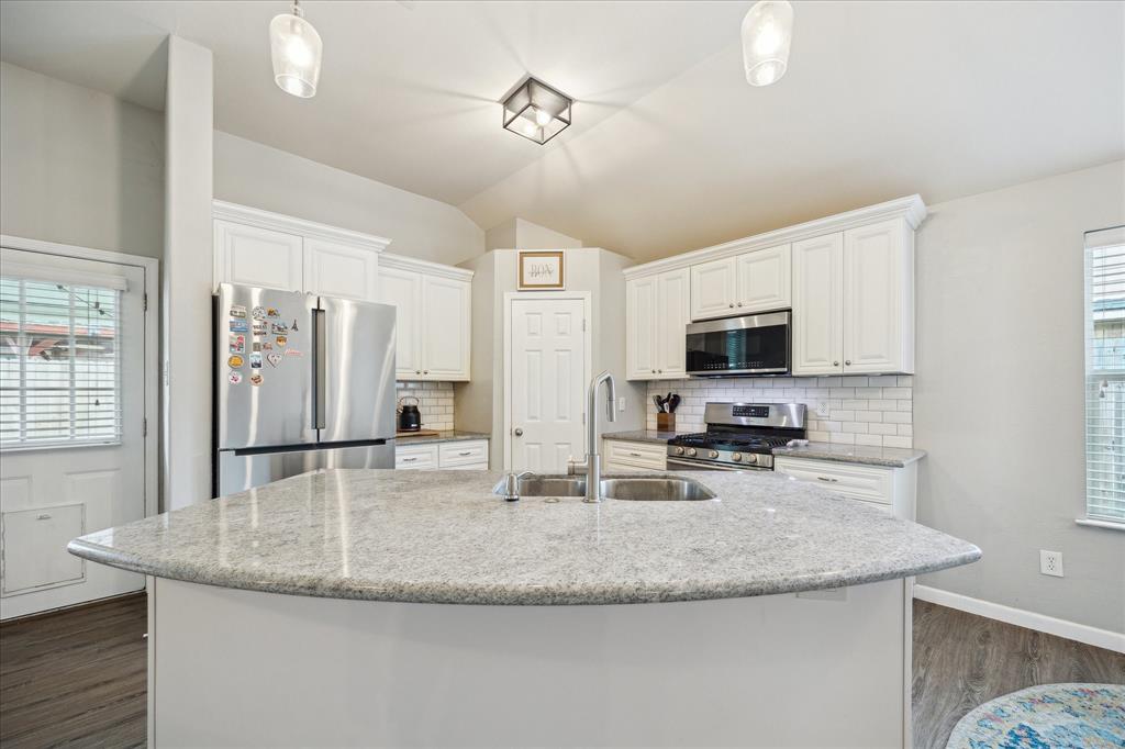 227 Seascape Lane, Dickinson, Texas image 11