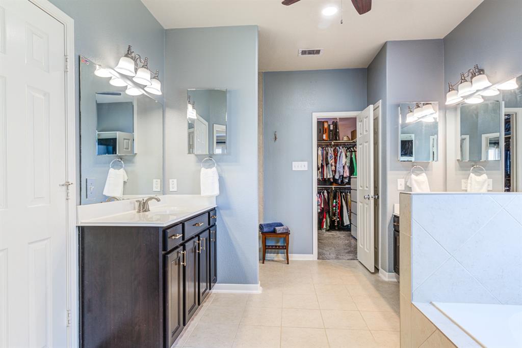 1724 Pampas Trail Drive, Friendswood, Texas image 32
