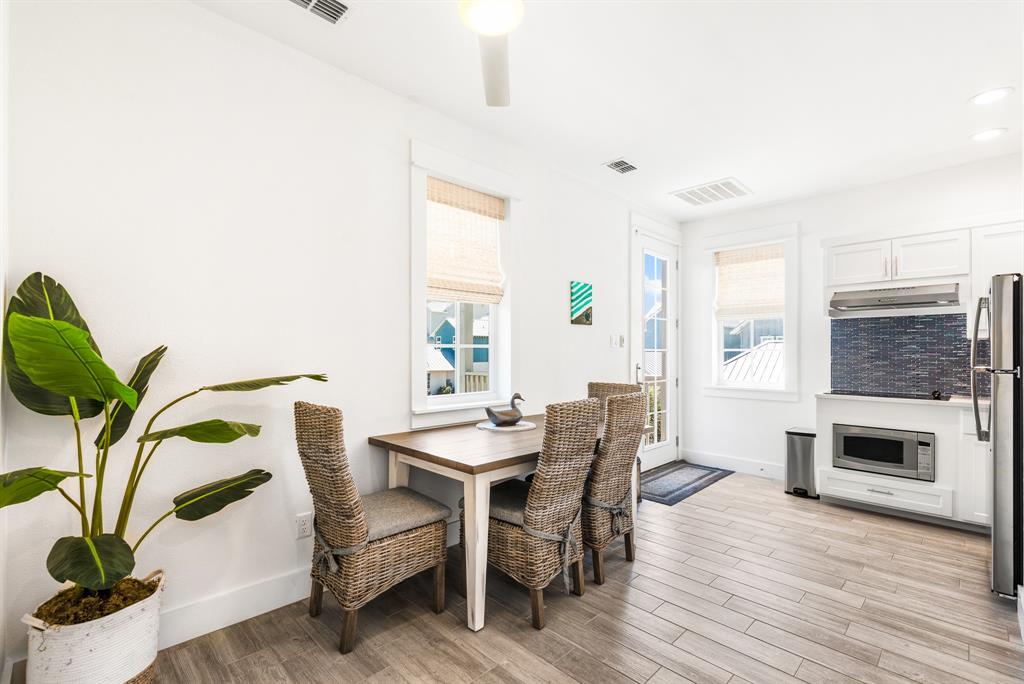 Photo 15 of 46 of 135 Sunrise Avenue house