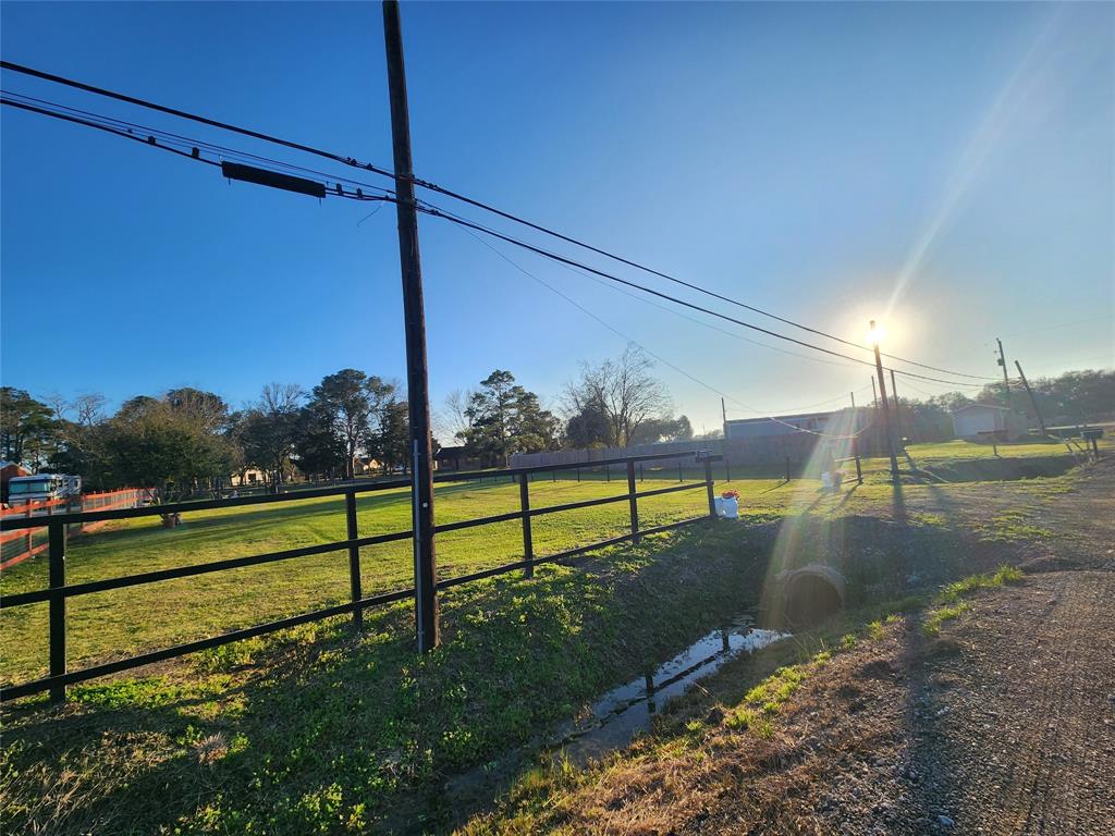 13323 33rd Street, Santa Fe, Texas image 2