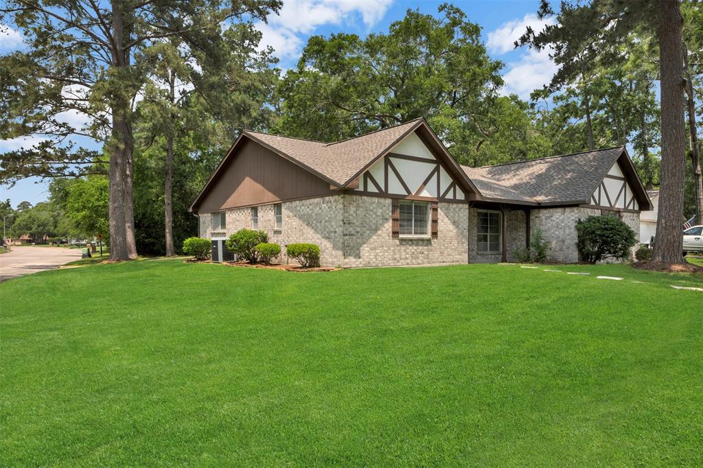 3747 Clear Falls Drive, Kingwood, Texas image 16