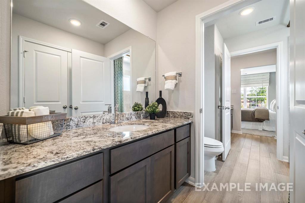 1802 Homewood Point Lane, Rosharon, Texas image 32