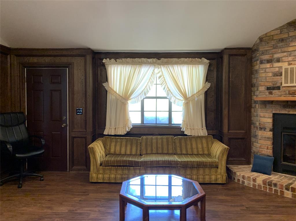 401 Pecan Estates Road, Angleton, Texas image 6