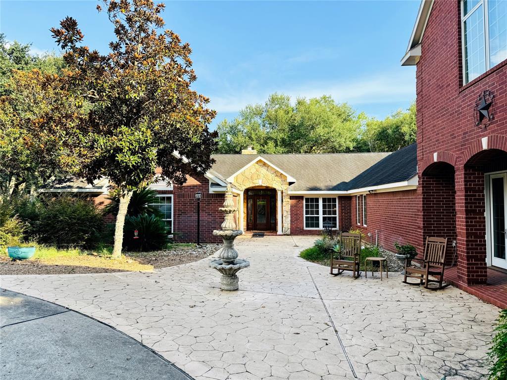 610 Oak Creek Court