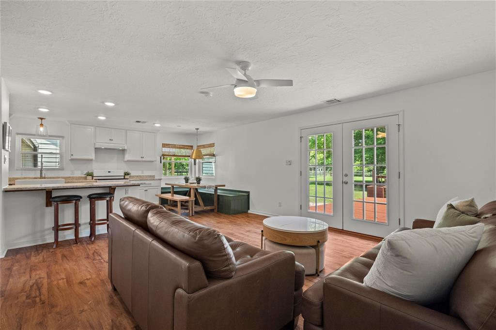 3725 Wingtail Way, Pearland, Texas image 10