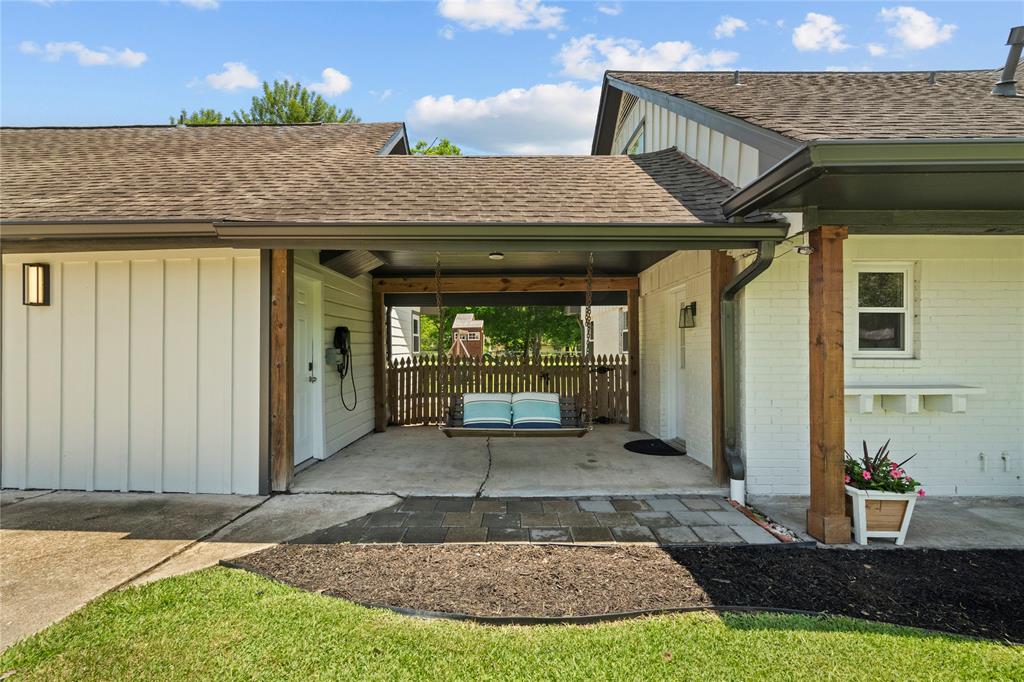 3725 Wingtail Way, Pearland, Texas image 2