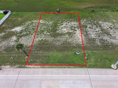 Photo of 28 Tiki Drive, Tiki Island, TX 77554 (MLS # 24094837)