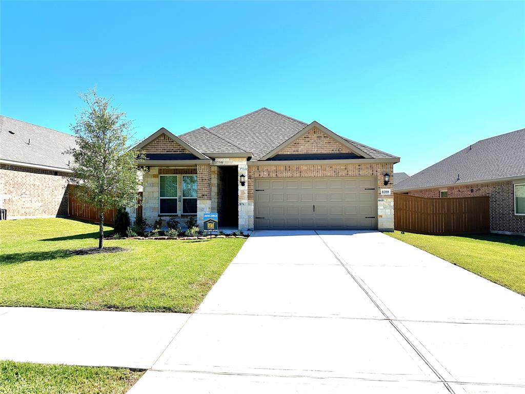 6188 White Spruce Drive, Conroe, Texas image 1