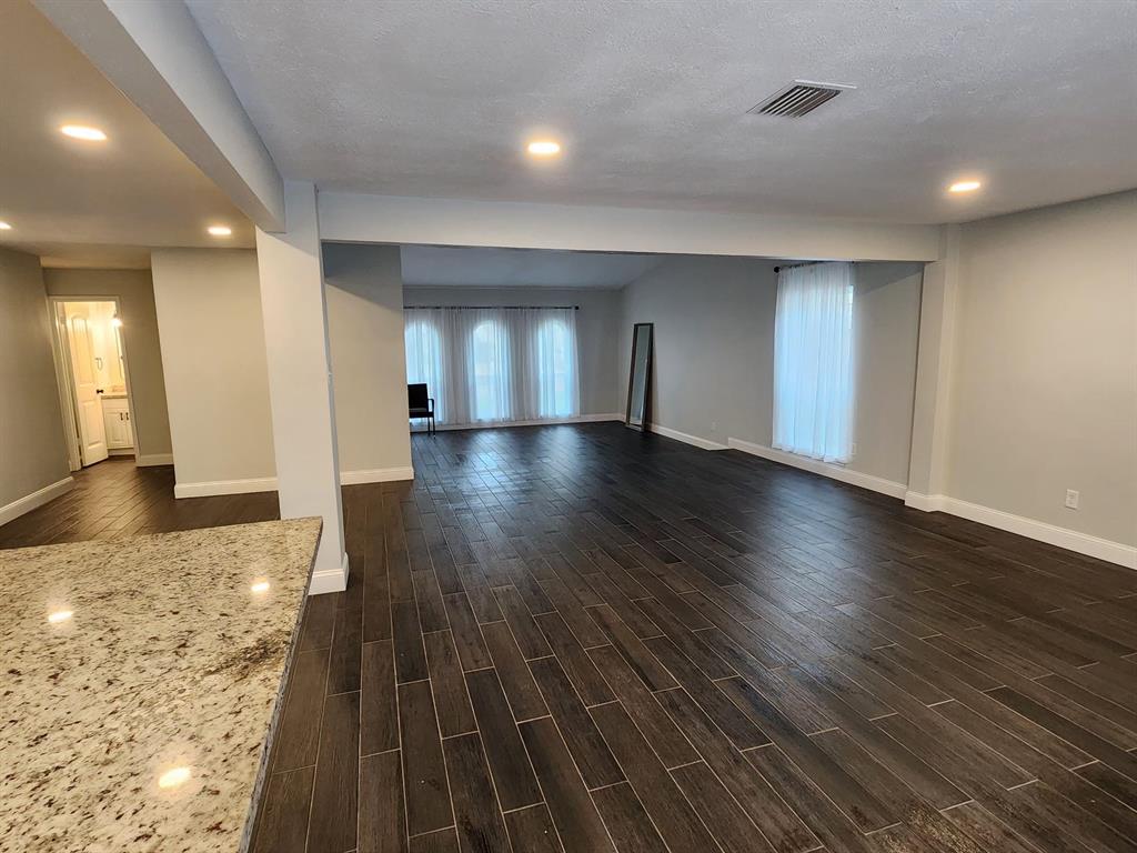 2123 Quail Valley East Drive, Missouri City, Texas image 11
