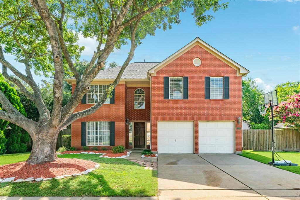 View Angleton, TX 77515 house