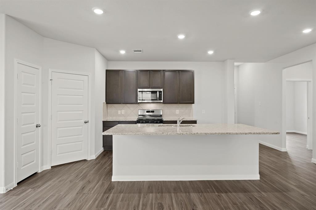 16512 Willow Forest Drive, Conroe, Texas image 4