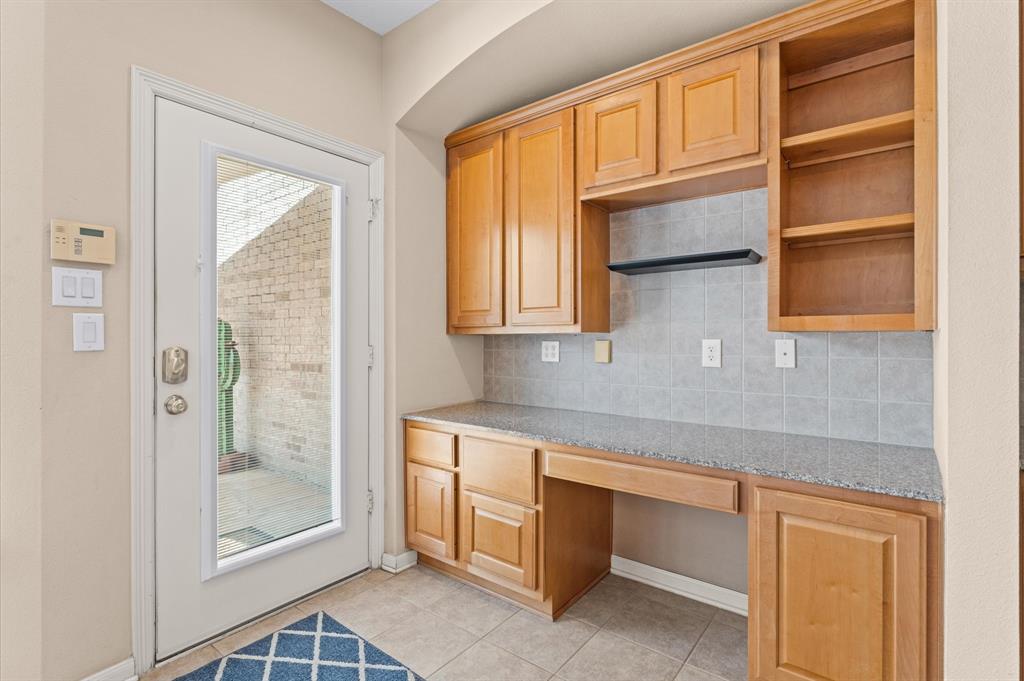 2411 Clippers Square, Houston, Texas image 14
