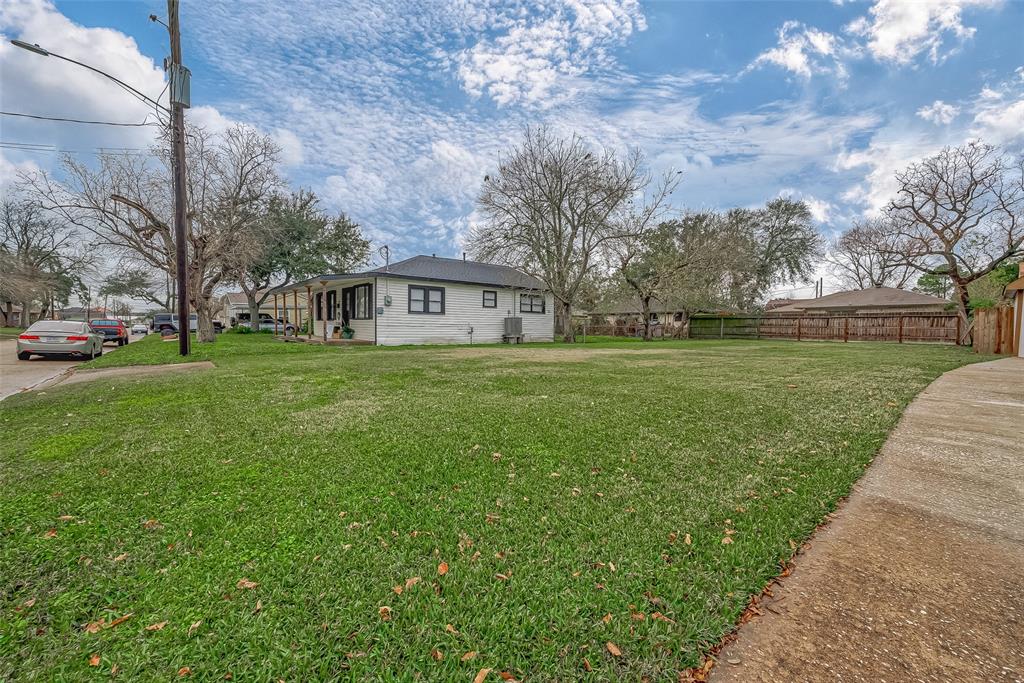 1010 Dutch Street, Deer Park, Texas image 3