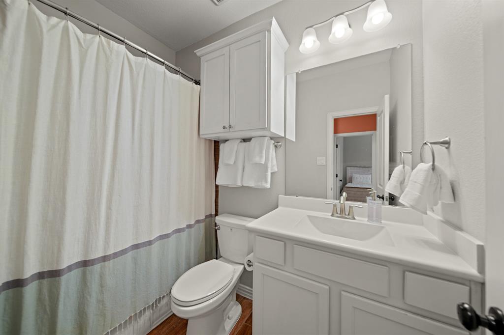 5130 Victory Shores Lane, Rosharon, Texas image 19