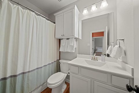 A home in Rosharon