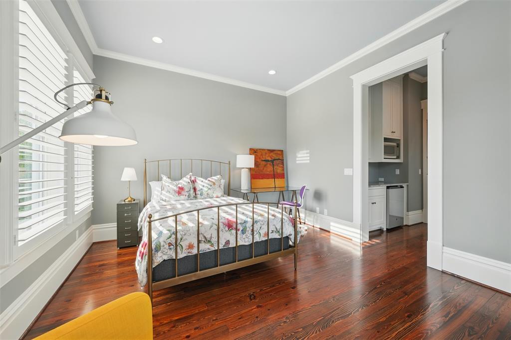 215 Bayland Avenue, Houston, Texas image 38