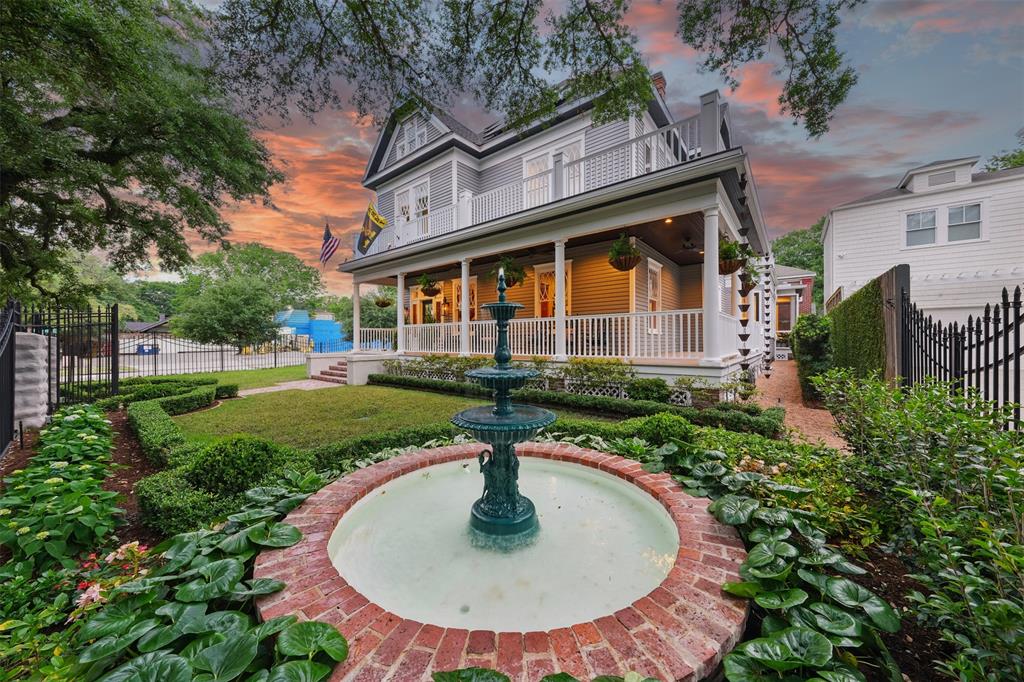 215 Bayland Avenue, Houston, Texas image 3