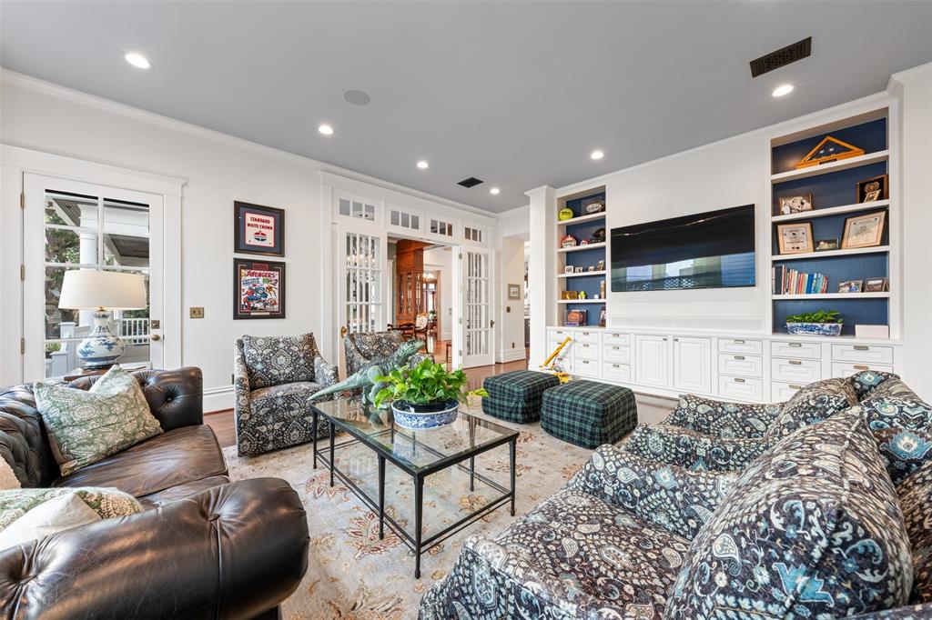 215 Bayland Avenue, Houston, Texas image 21
