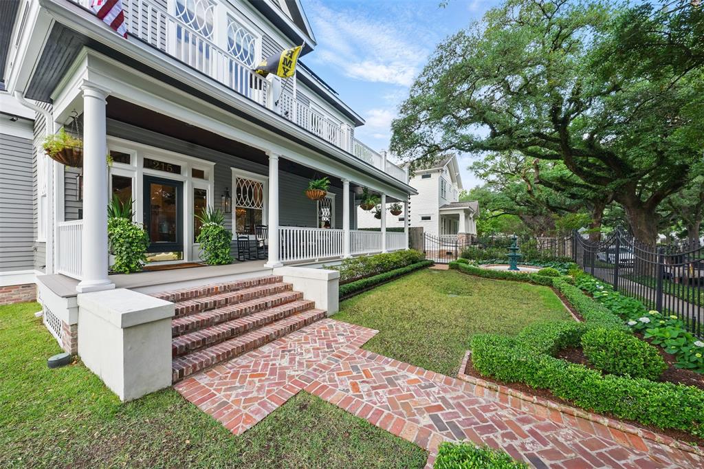 215 Bayland Avenue, Houston, Texas image 4