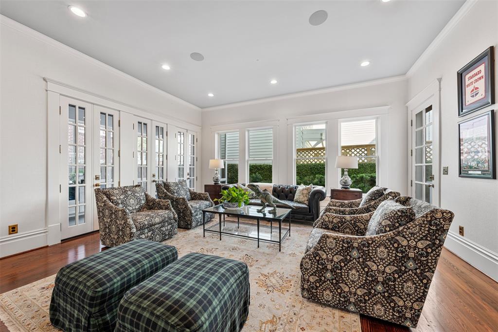 215 Bayland Avenue, Houston, Texas image 22