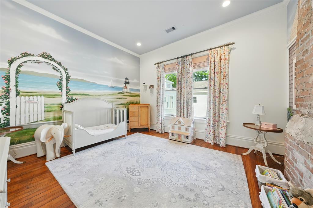 215 Bayland Avenue, Houston, Texas image 36